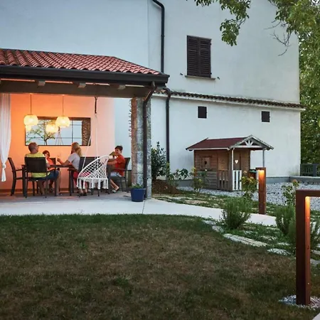 River Retreat - Happy * Vipava