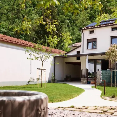 River Retreat - Happy Apartment