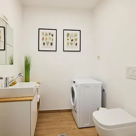 River Retreat - Happy Apartment *
