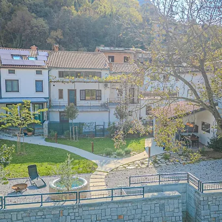 River Retreat - Happy * Vipava