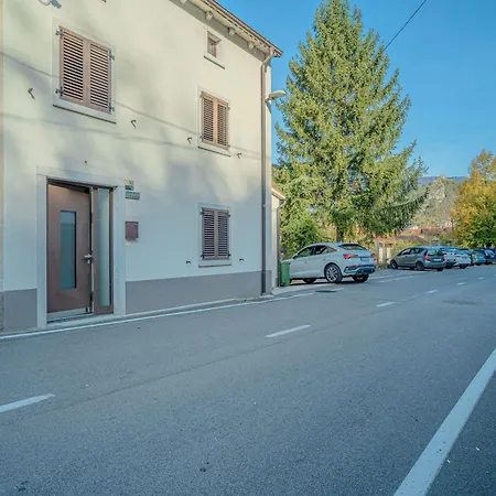 River Retreat - Happy Daire *