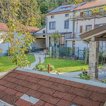 River Retreat - Happy Vipava