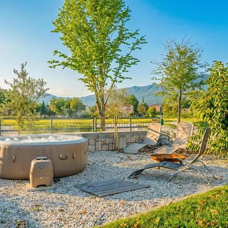 River Retreat - Happy Apartmán *
