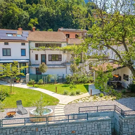 River Retreat - Happy Vipava