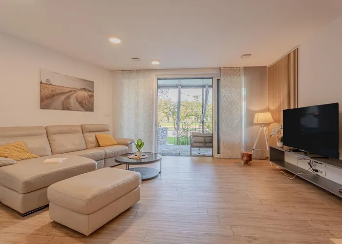 River Retreat - Happy Vipava