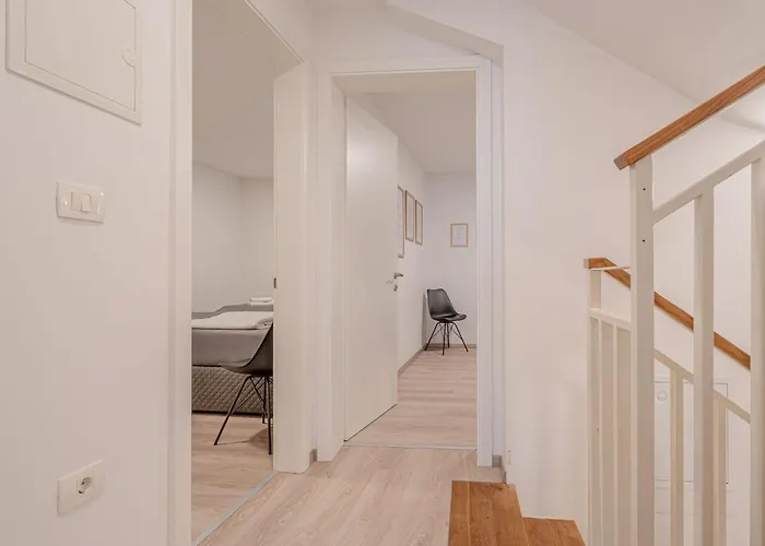 River Retreat - Happy *