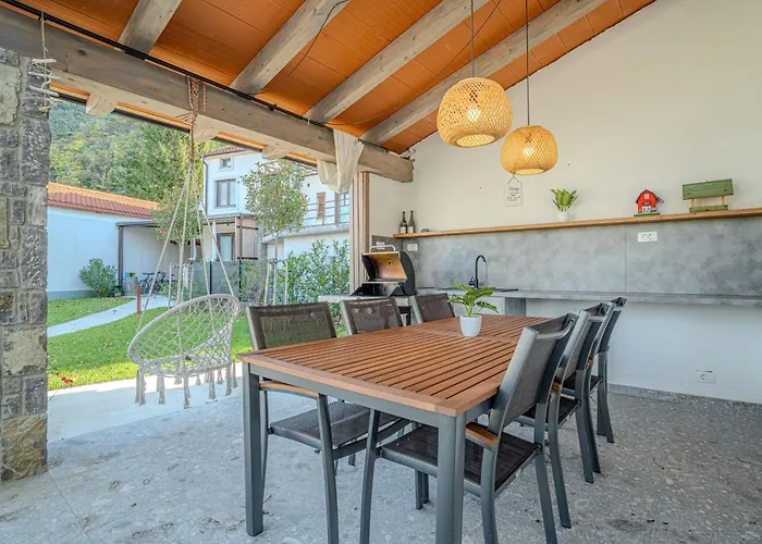 River Retreat - Happy * Vipava