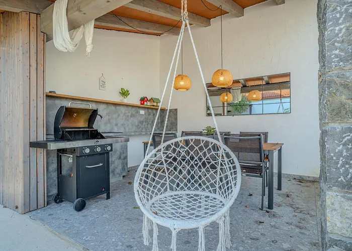 River Retreat - Happy *