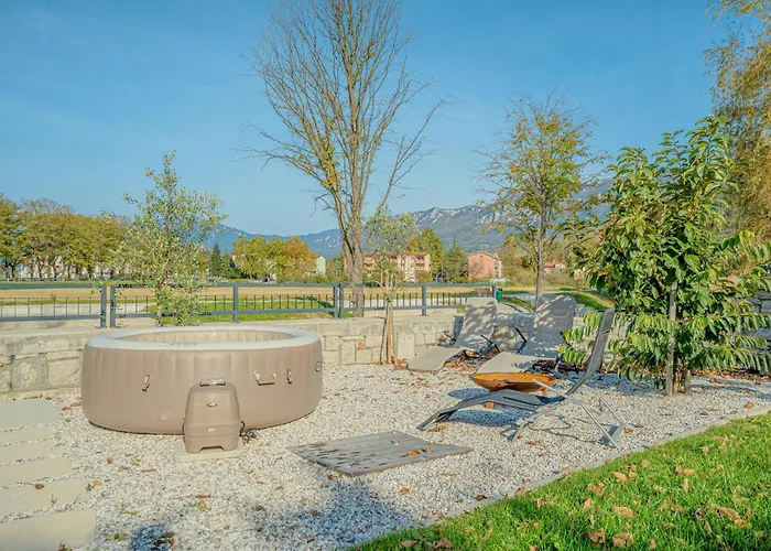 River Retreat - Happy Appartamento Vipava